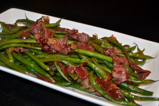 haricots verts with spicy proscuitto dressing